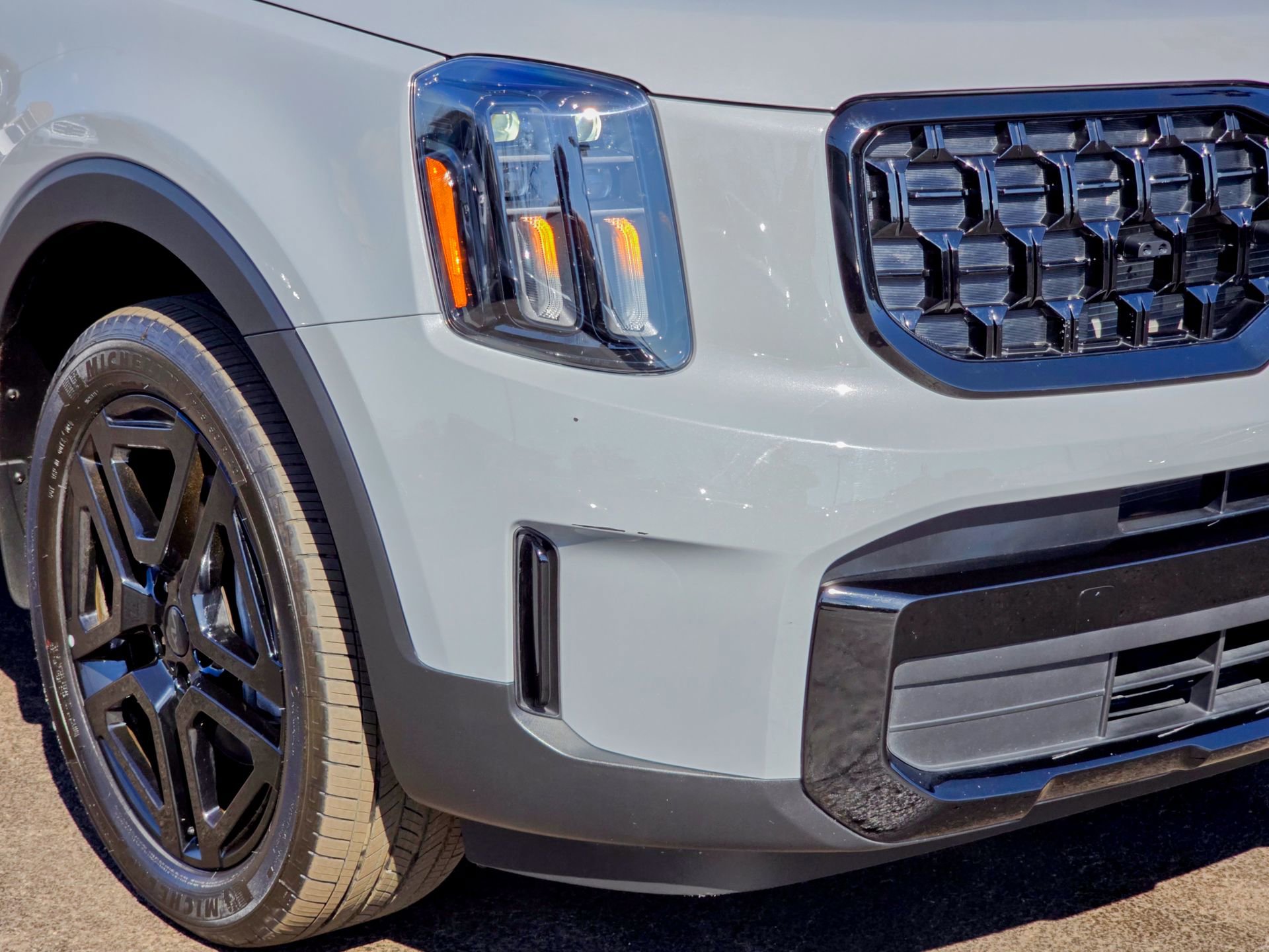 Used 2025 Kia Telluride EX X-Line image 8