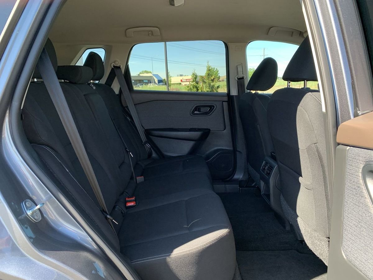Used 2023 Nissan Rogue S AWD/4WD image 26