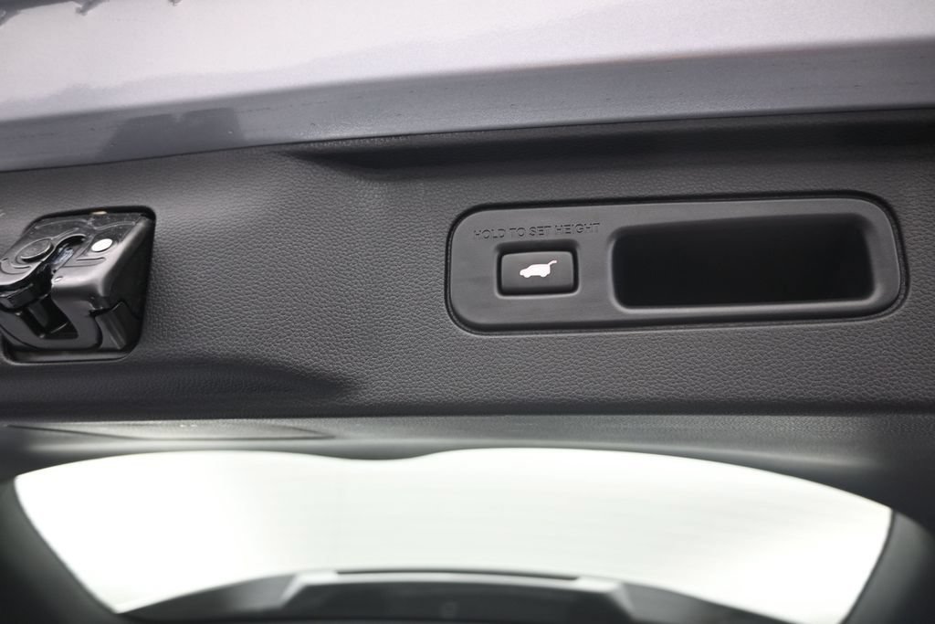 Certified 2025 Honda Pilot Touring image 33