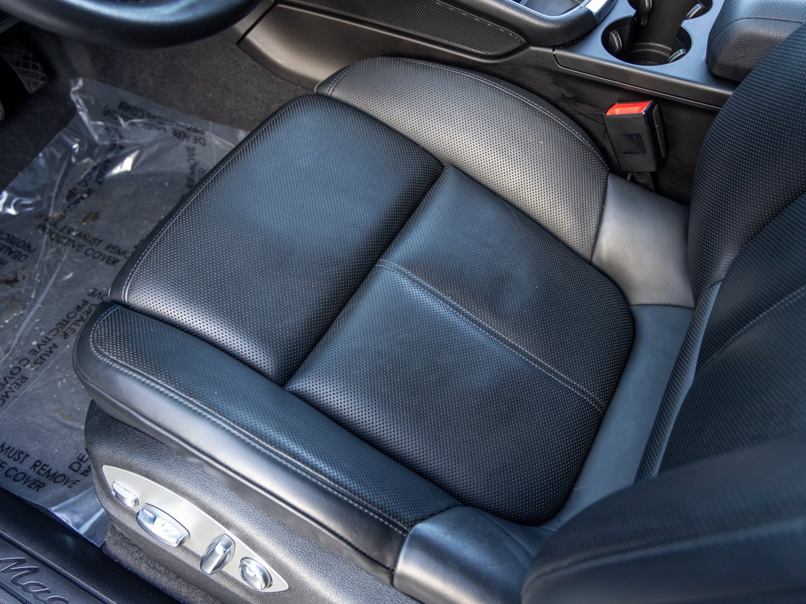 Certified 2023 Porsche Macan image 25