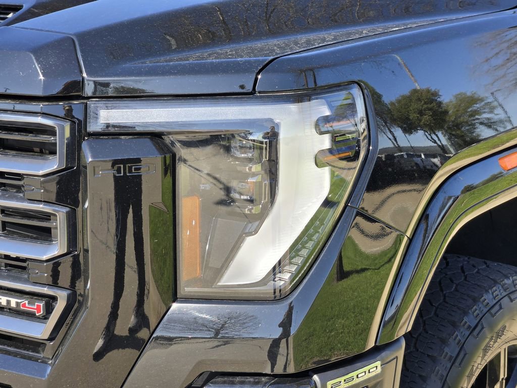 Used 2024 GMC Sierra 2500 AT4 w/ AT4 Premium Plus Package image 8