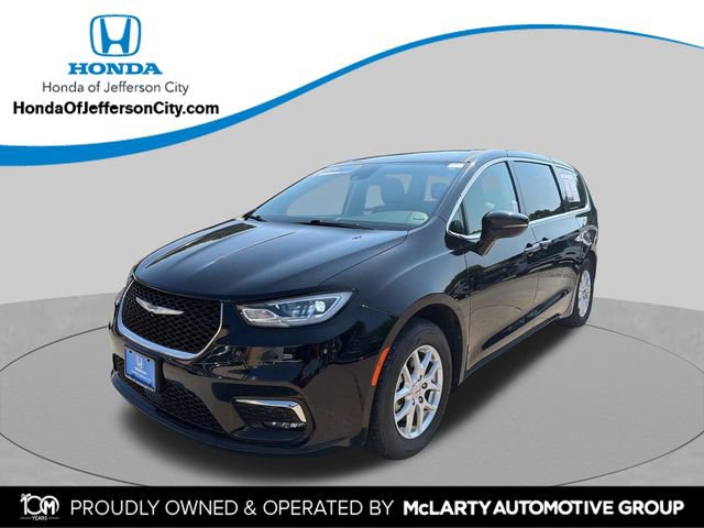 Used 2024 Chrysler Pacifica Touring-L FWD 360° Tour