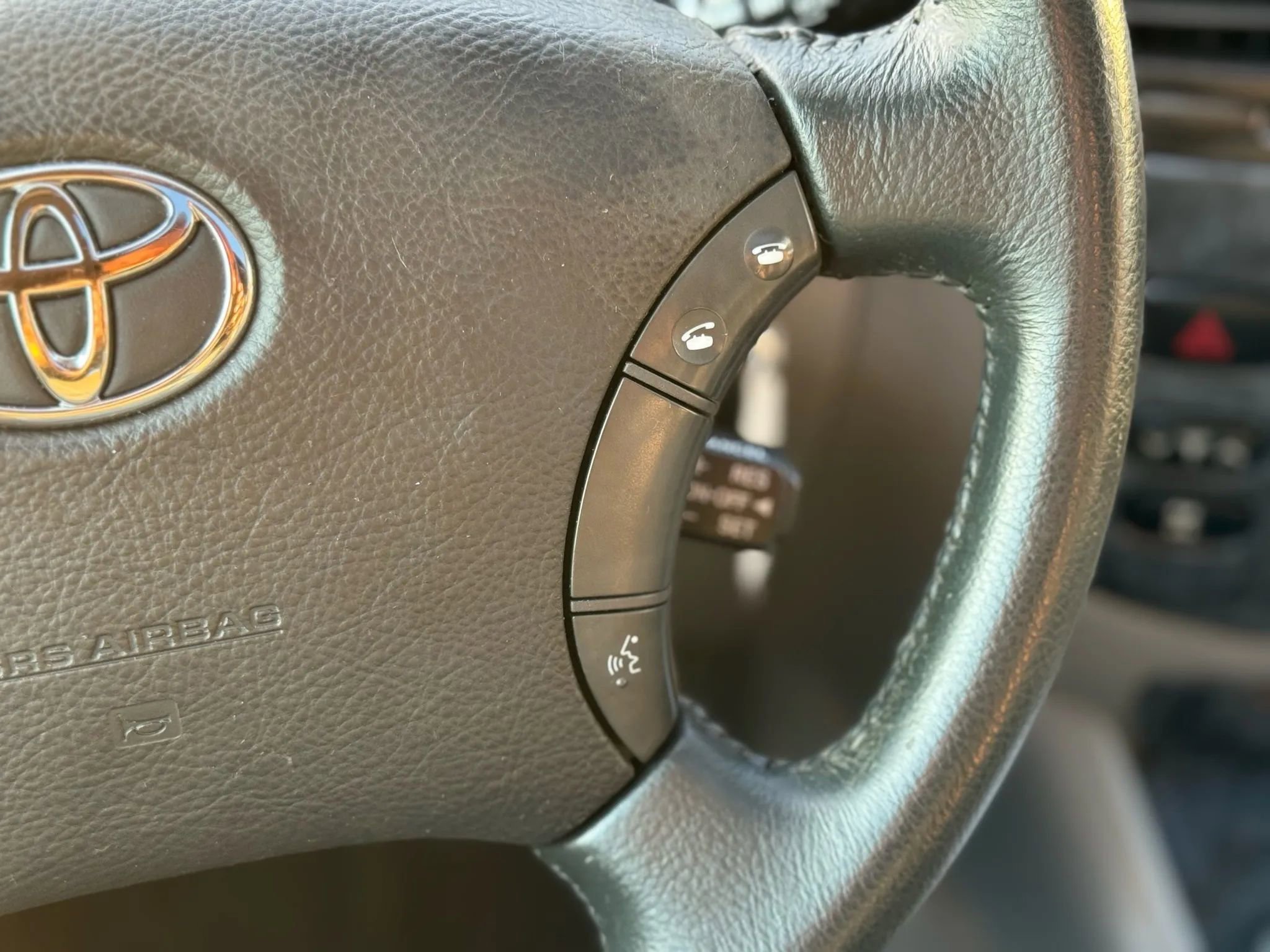 Used 2004 Toyota Land Cruiser image 34