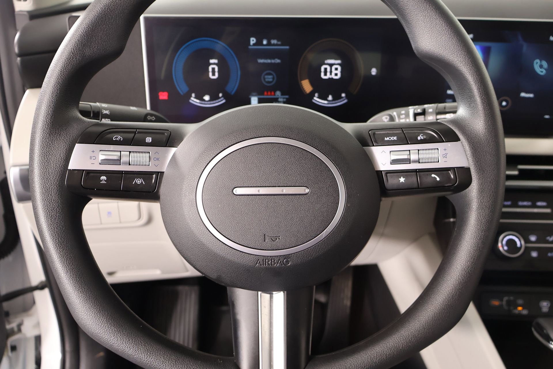 Certified 2025 Hyundai Tucson SE image 3