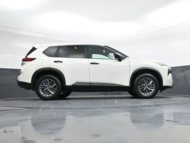 Used 2024 Nissan Rogue S image 28