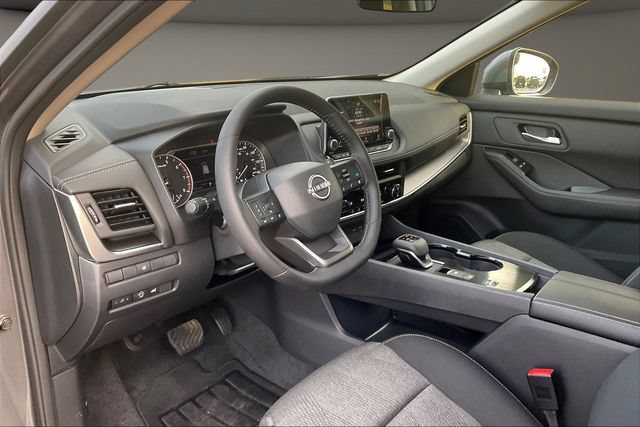 Certified 2026 Nissan Rogue SV FWD image 12