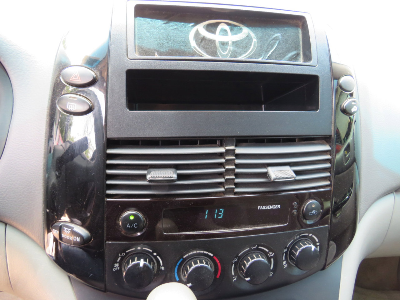 Used 2005 Toyota Sienna LE image 14