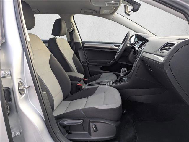 Used 2016 Volkswagen e-Golf SE w/ DC Fast Charging Package image 21