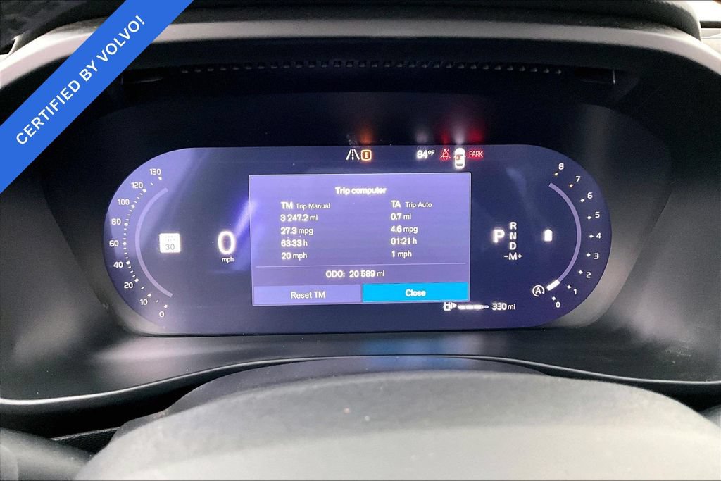 Certified 2025 Volvo XC40 B5 Plus AWD/4WD image 28