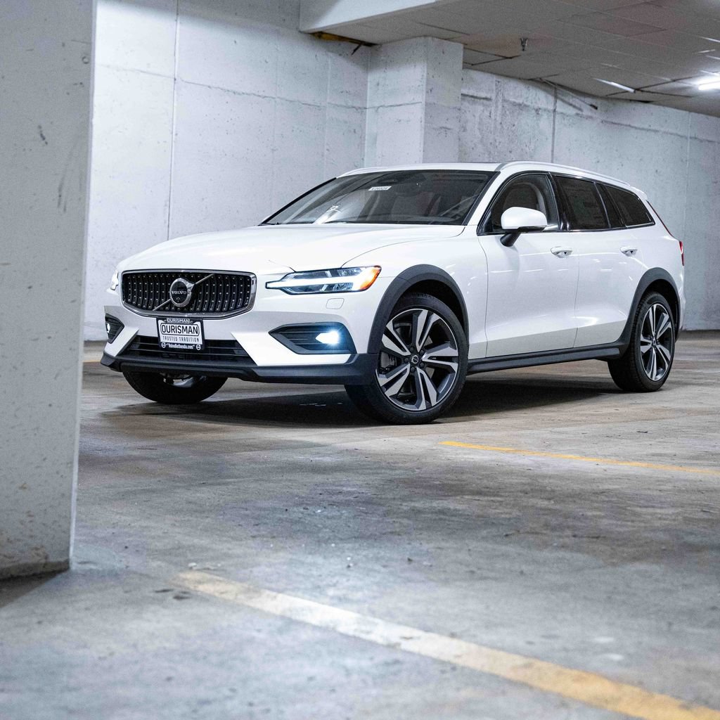 New 2026 Volvo V60 B5 Cross Country Plus w/ Protection Package Premier