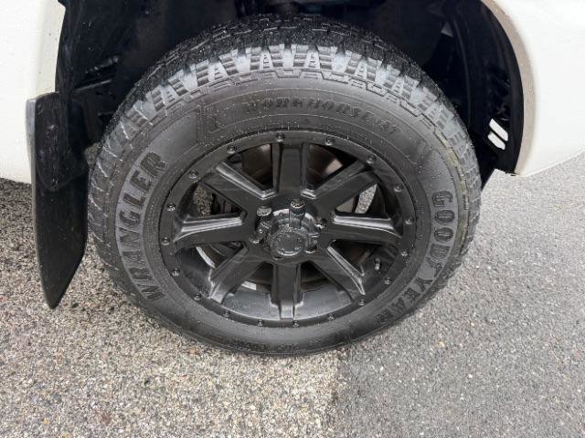 Used 2015 Toyota Tacoma 4x4 Double Cab w/ TRD Off-Road Package image 14