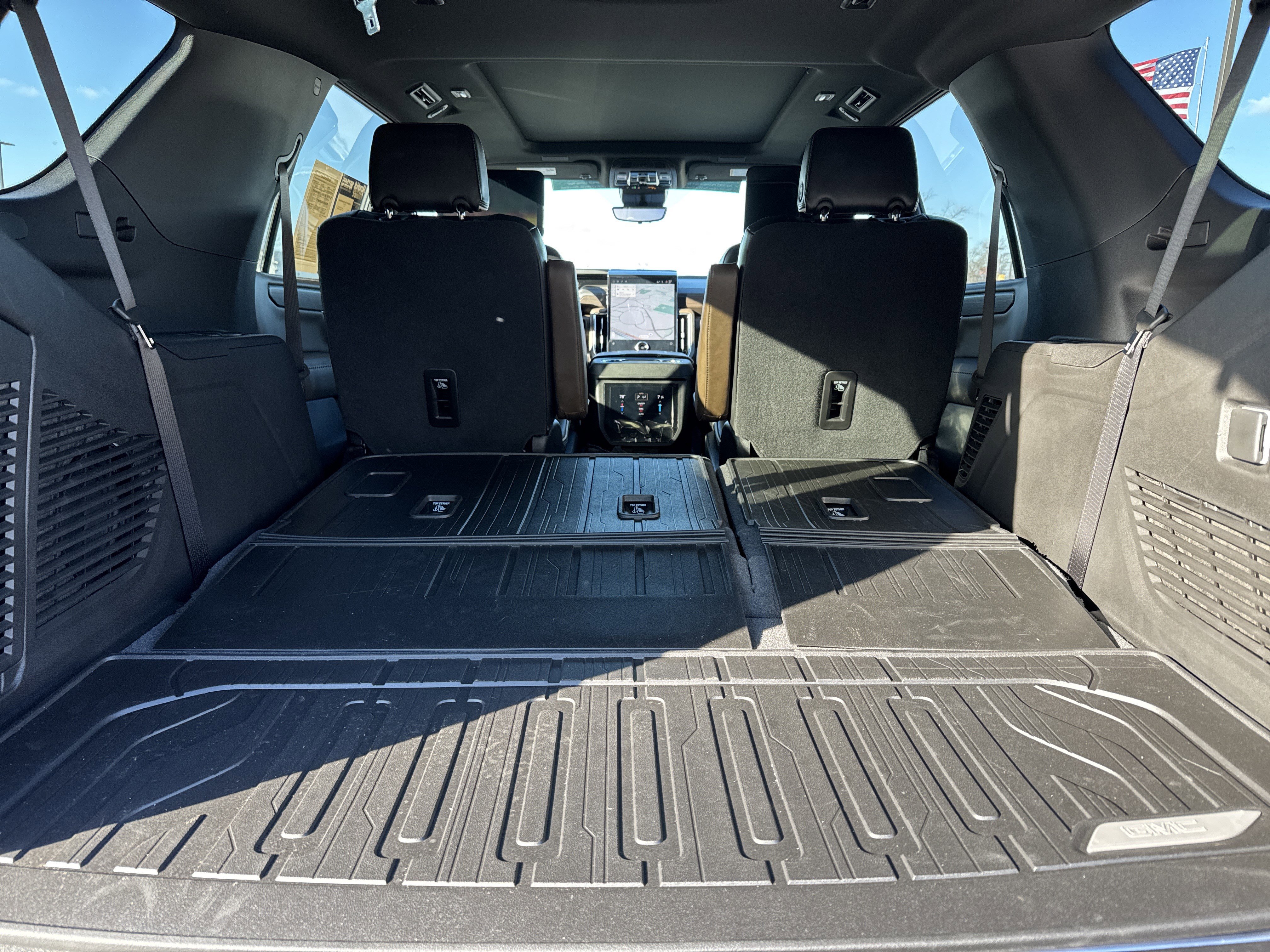Used 2026 GMC Yukon Denali Ultimate w/ LPO, Floor Liner Package image 38