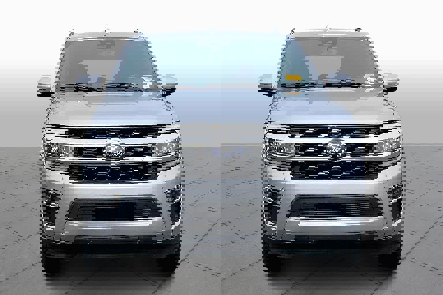 Used 2024 Ford Expedition Limited image 3