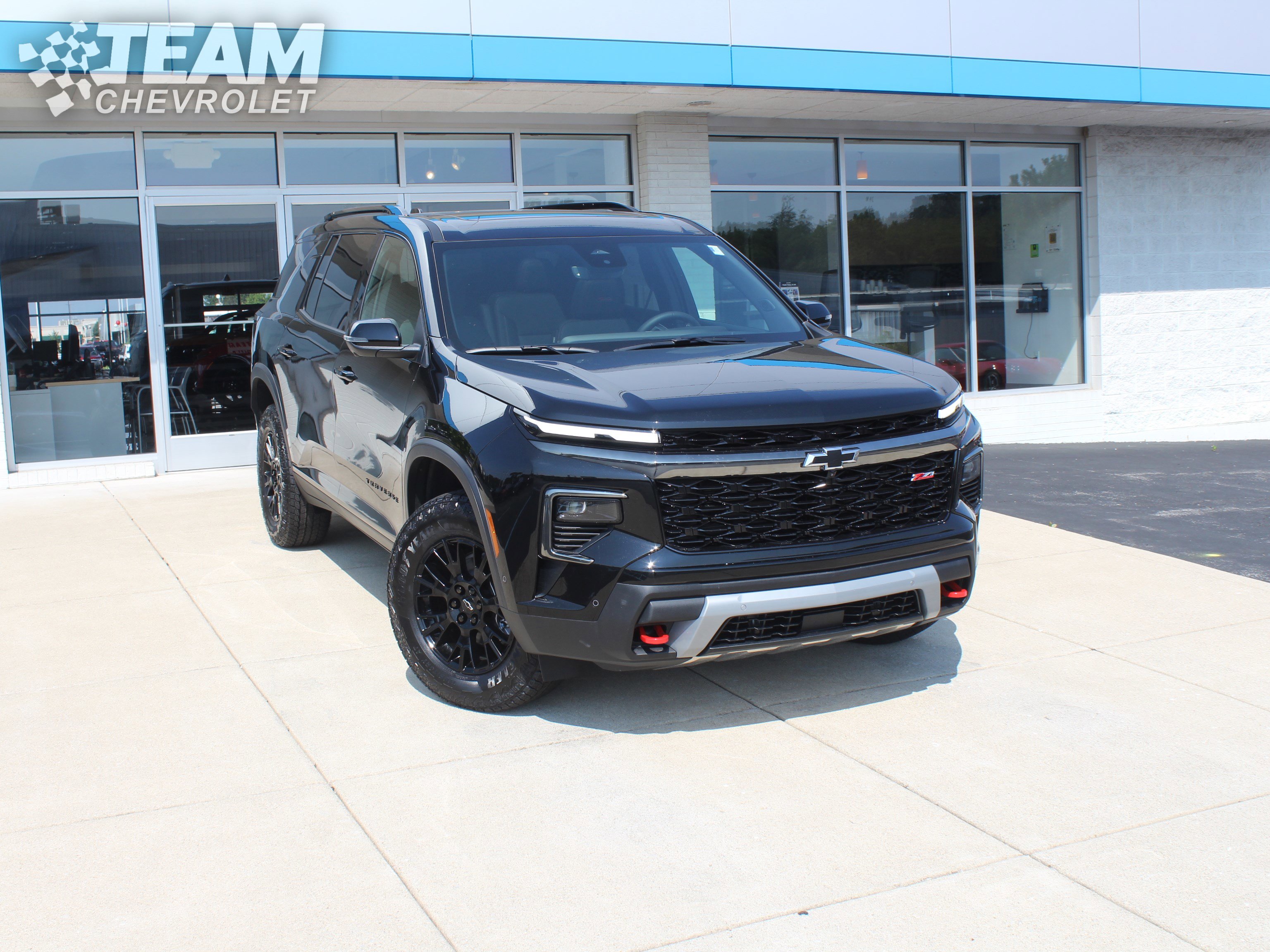 New 2026 Chevrolet Traverse Z71 w/ Enhanced Driving Package image 2