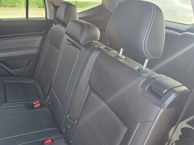 Used 2023 Volkswagen Atlas SEL AWD/4WD image 30