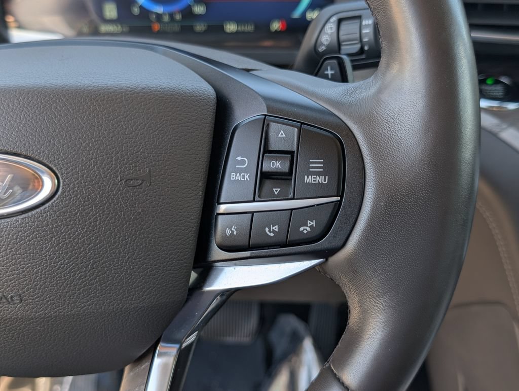 Used 2020 Ford Explorer Platinum w/ Premium Technology Package AWD/4WD image 26