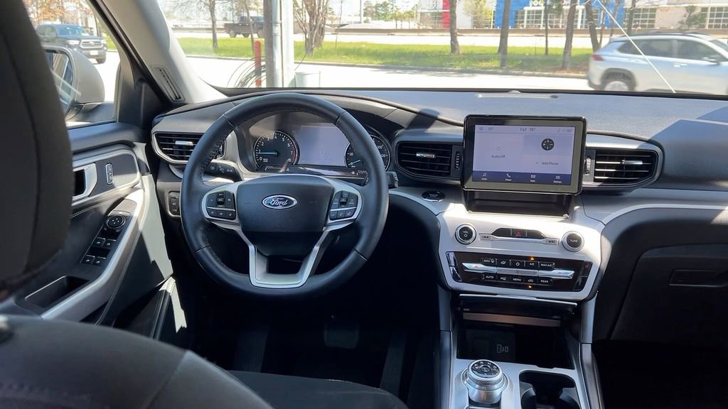 Used 2024 Ford Explorer XLT image 20