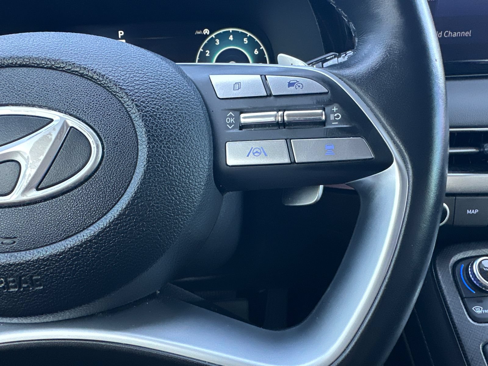 Certified 2025 Hyundai Palisade Limited FWD image 22