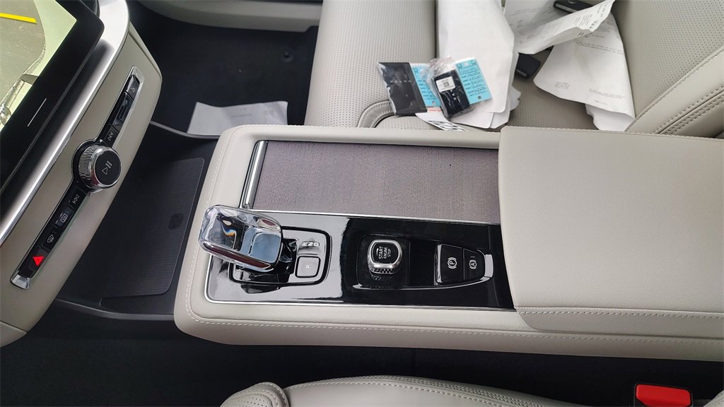 New 2026 Volvo XC90 T8 Ultra w/ Protection Package Premier image 22