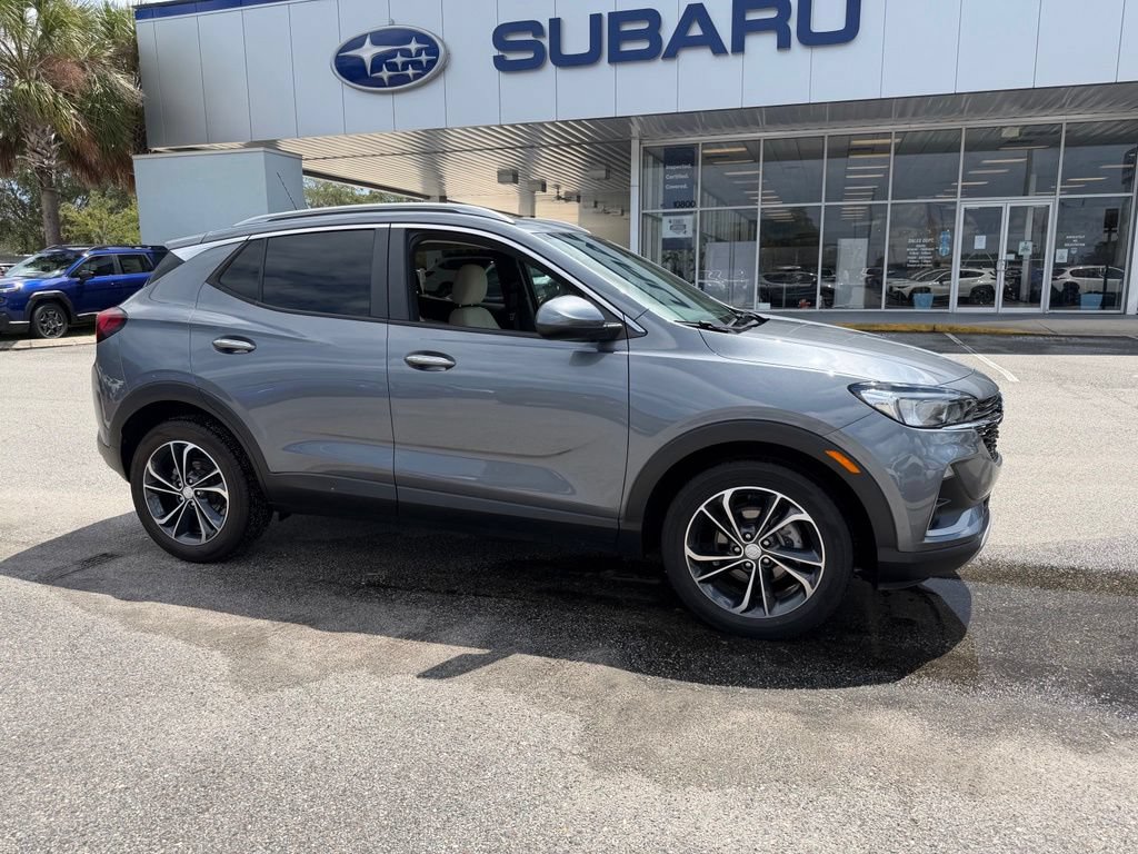 Used 2022 Buick Encore GX Select FWD image 1