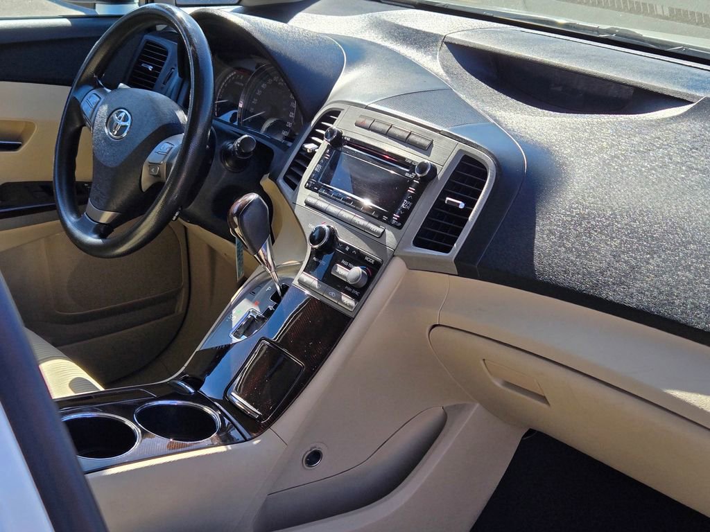 Used 2010 Toyota Venza FWD image 12