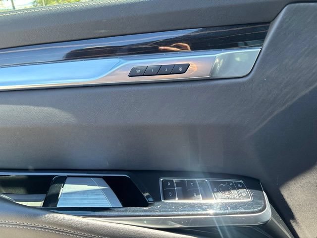Used 2025 Cadillac Escalade Premium Luxury AWD/4WD image 12
