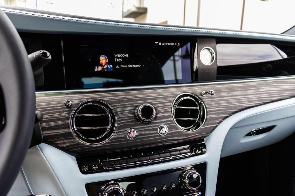 Used 2025 Rolls-Royce Spectre w/ Leather Finishing Pack AWD/4WD image 39