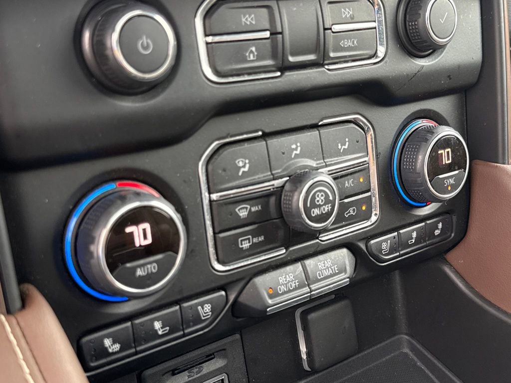 Used 2021 Chevrolet Suburban High Country image 34