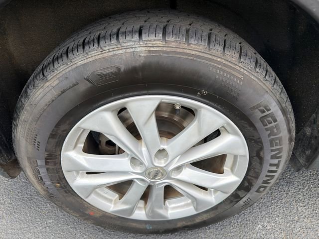 Used 2014 Nissan Rogue SV w/ SV Premium Package FWD image 17