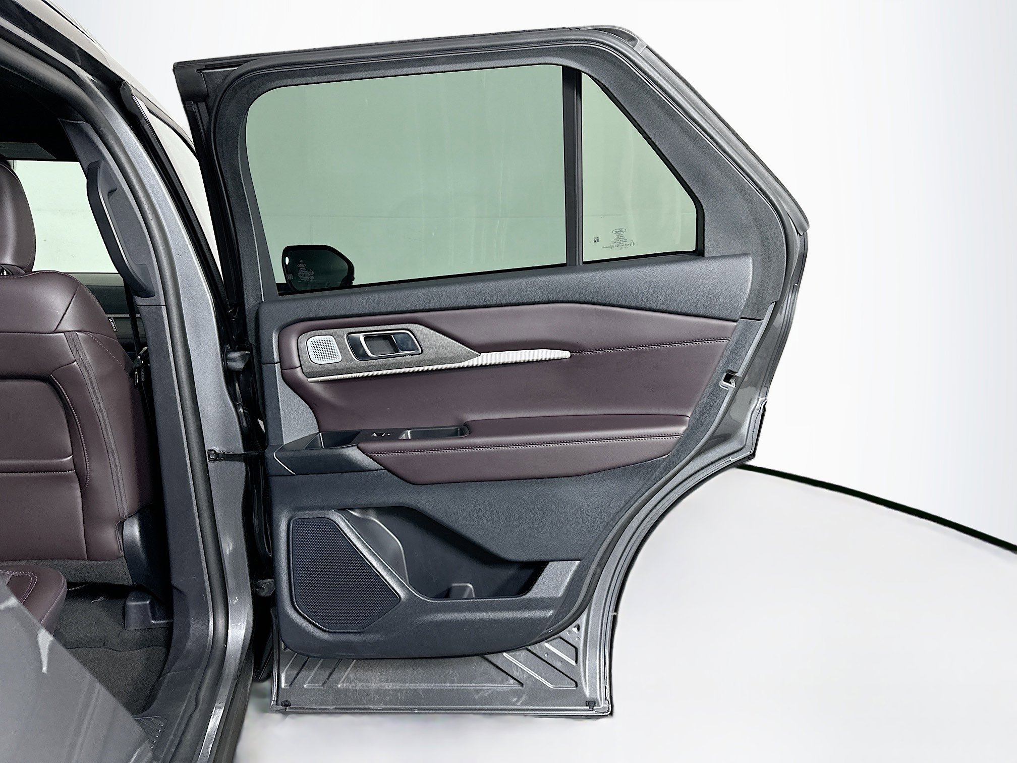 Used 2025 Ford Explorer Platinum image 33