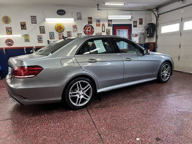 Used 2015 Mercedes-Benz E 400 4MATIC Sedan w/ Lighting Package image 3