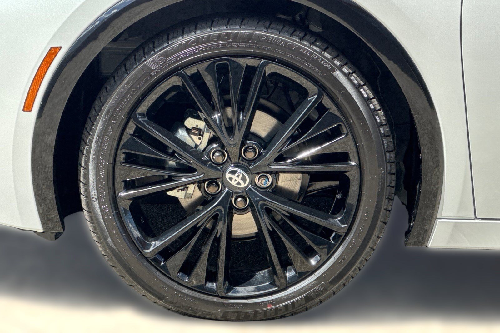 New 2027 Toyota Prius LE FWD image 13