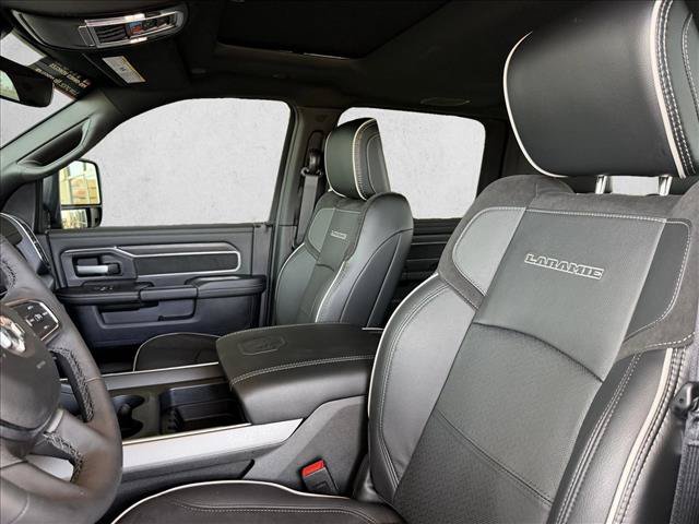 Used 2025 RAM 2500 Laramie w/ Night Edition AWD/4WD image 9
