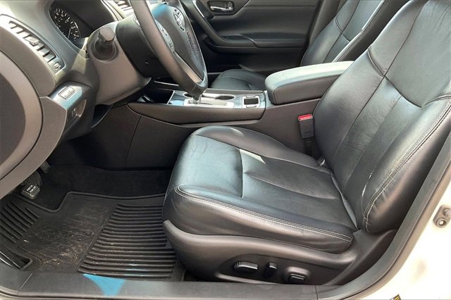 Used 2016 Nissan Altima 2.5 SL w/ Moonroof Package image 23