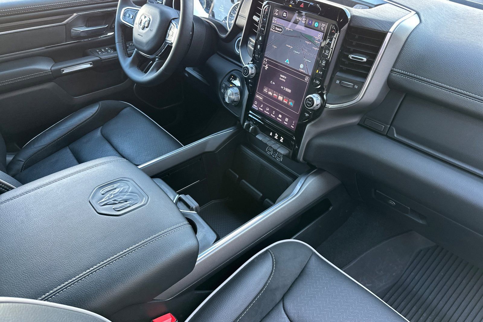 Used 2025 RAM 1500 Laramie AWD/4WD image 18