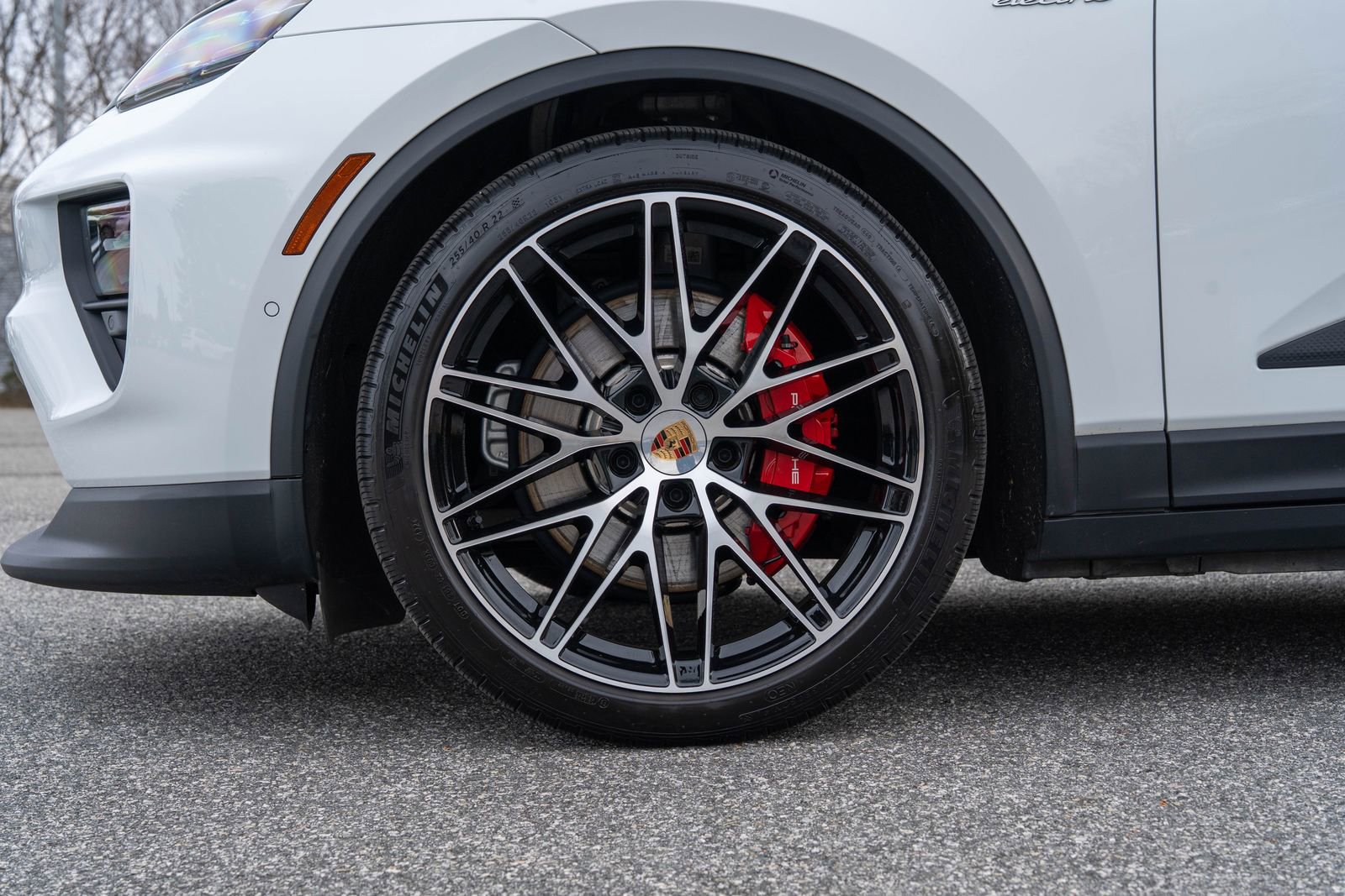 Certified 2025 Porsche Macan 4S Electric image 11