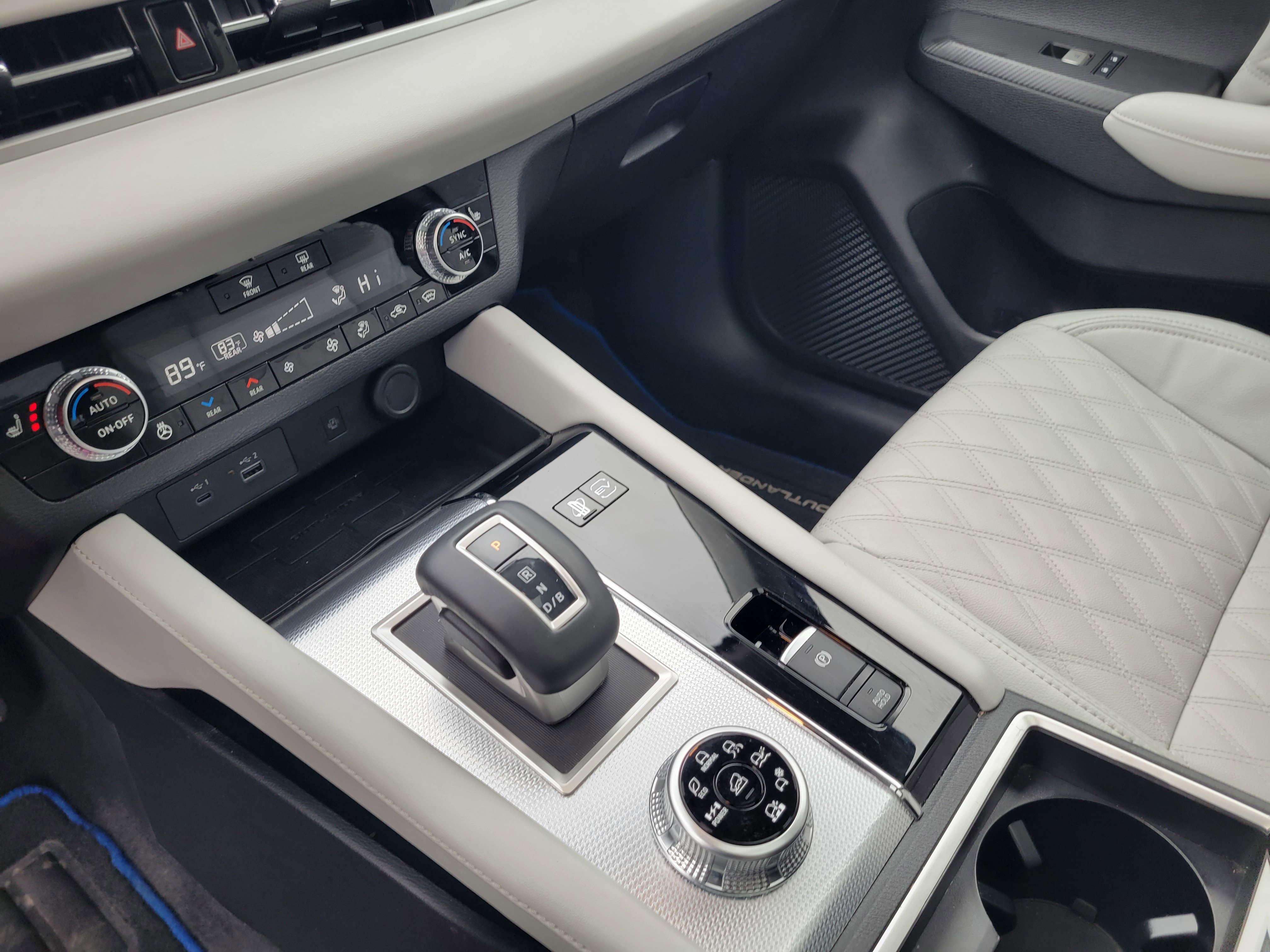 Used 2024 Mitsubishi Outlander SEL image 22