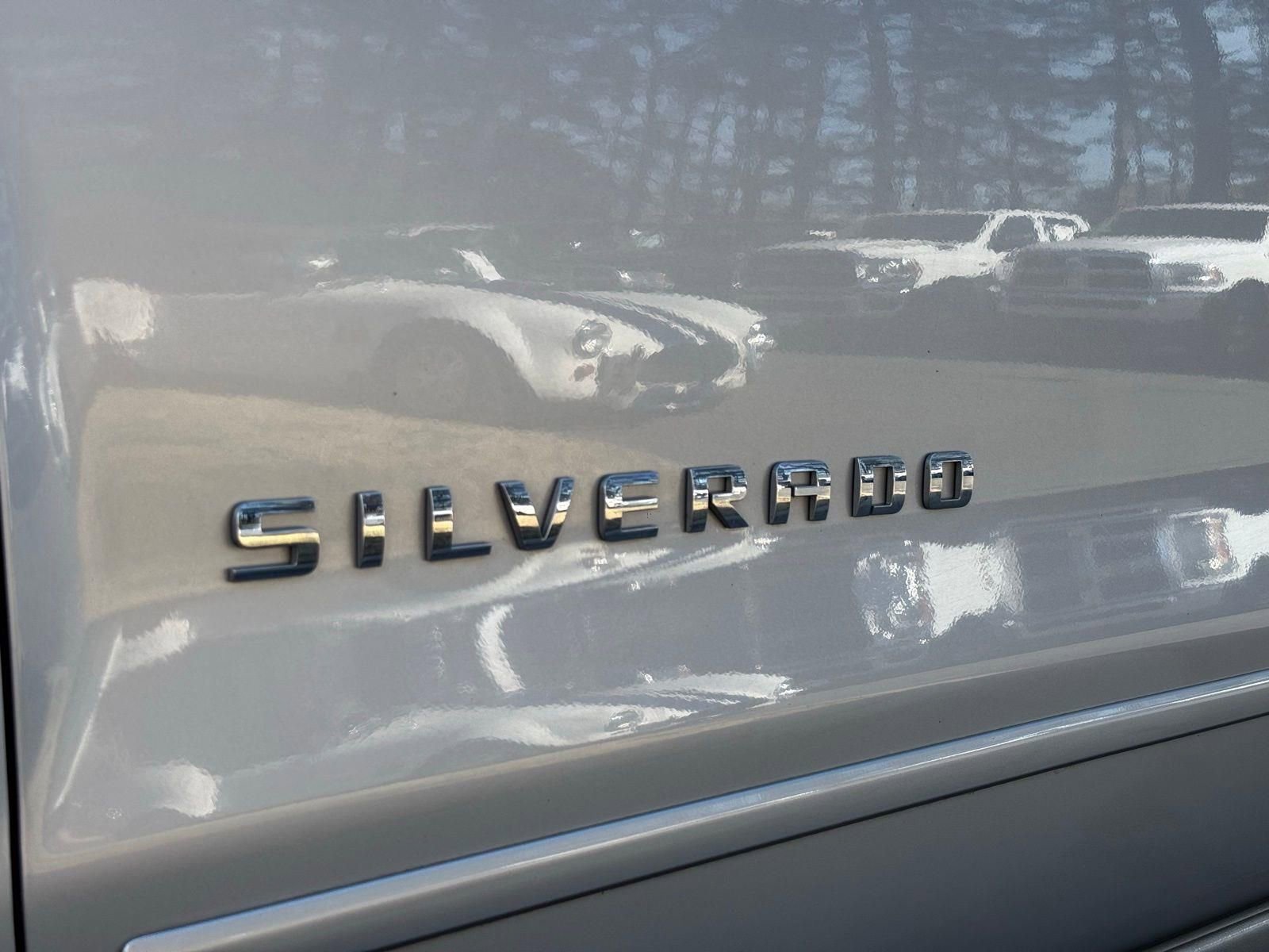 Used 2018 Chevrolet Silverado 1500 LT w/ All Star Edition AWD/4WD image 16