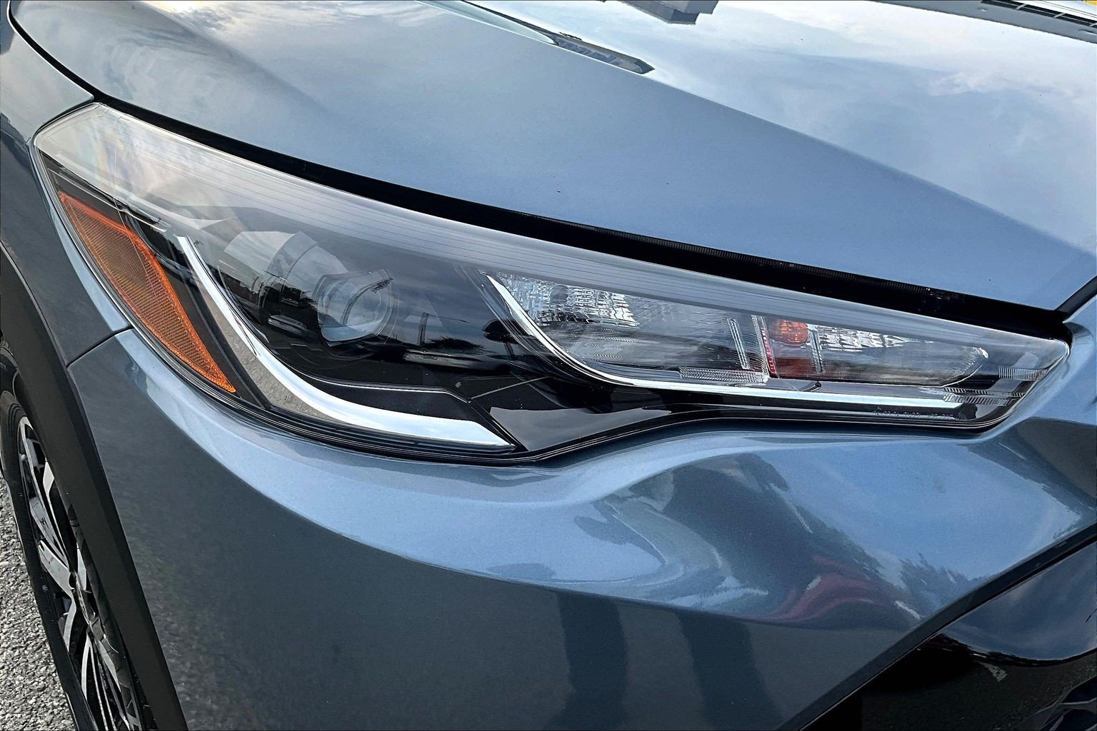 Used 2023 Toyota Corolla Cross AWD Hybrid w/ Moonroof Package image 31