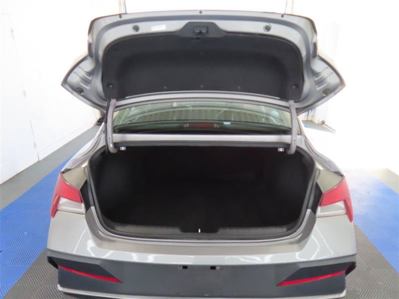 Used 2024 Hyundai Elantra SEL FWD image 12