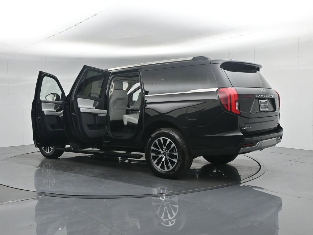 Certified 2025 Ford Expedition Max Platinum image 40