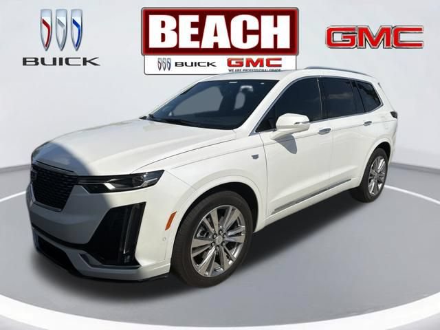 Used 2023 Cadillac XT6 Premium Luxury w/ Technology Package FWD image 11