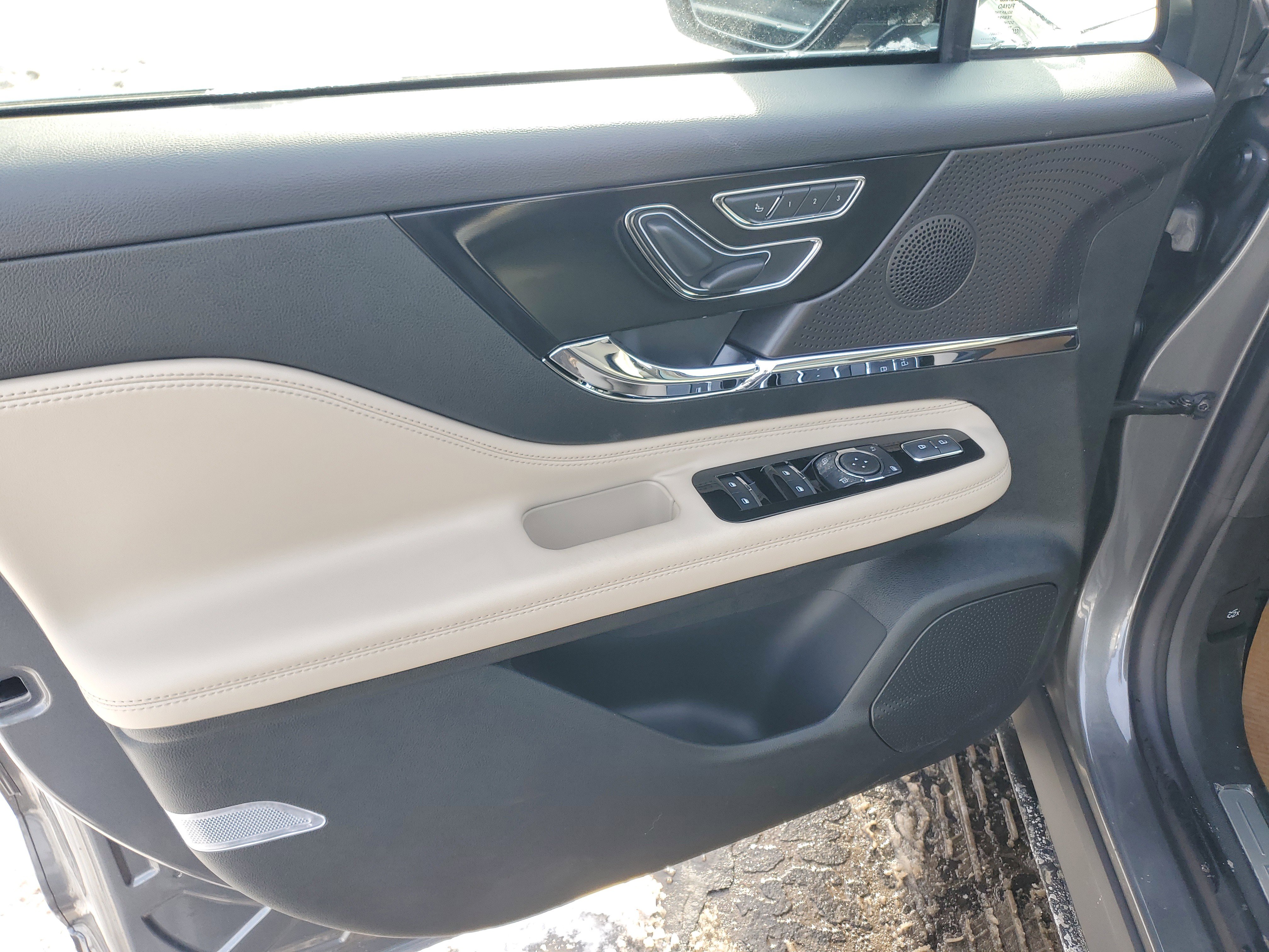 New 2026 Lincoln Corsair Premiere image 8