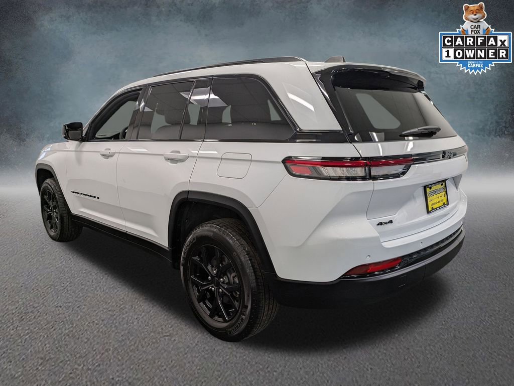 Used 2024 Jeep Grand Cherokee Altitude image 6