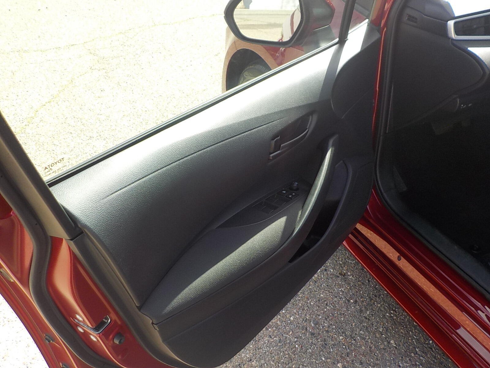 Used 2025 Toyota Corolla LE FWD image 16