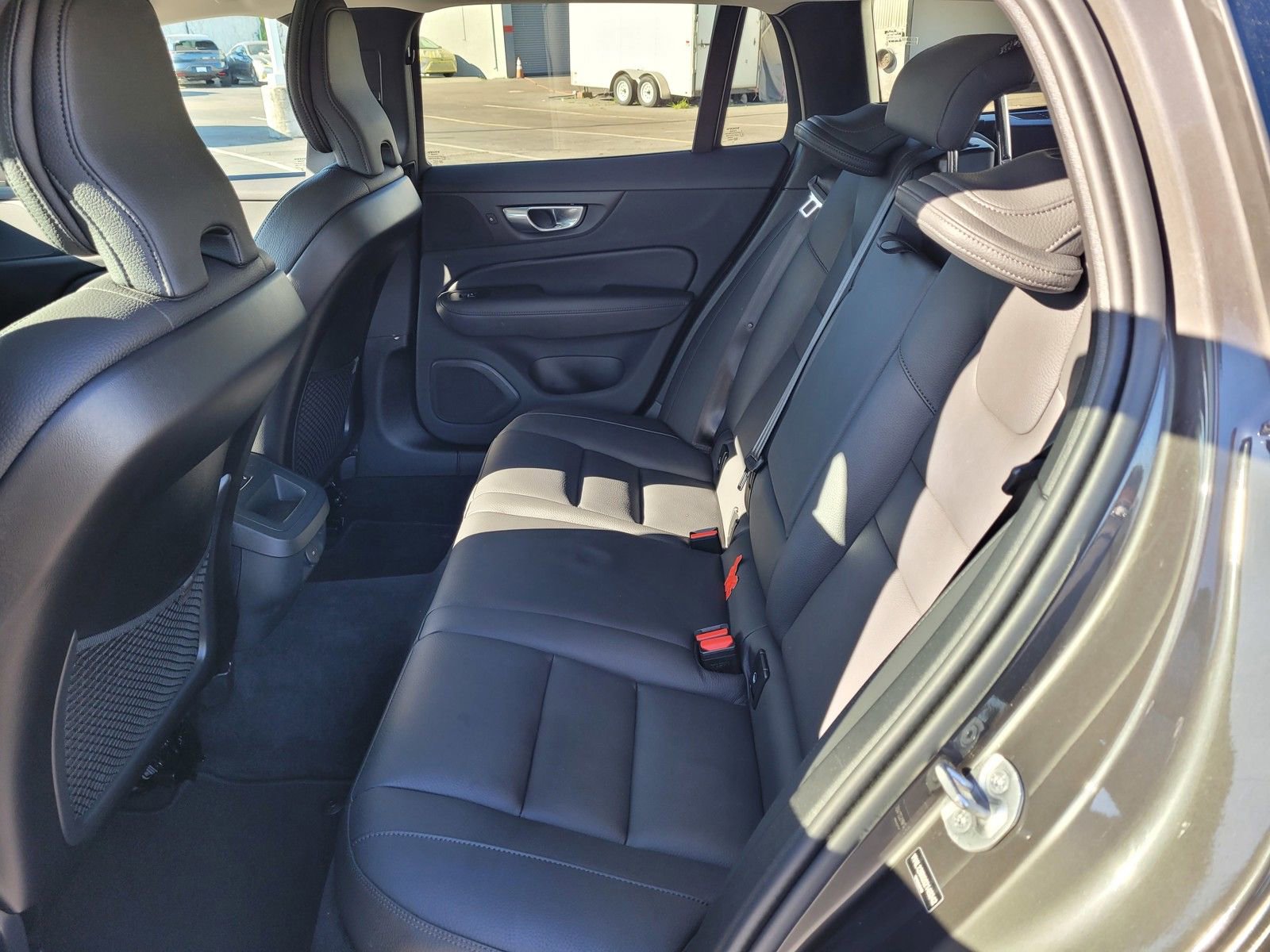 Certified 2025 Volvo V60 B5 Cross Country Plus image 11