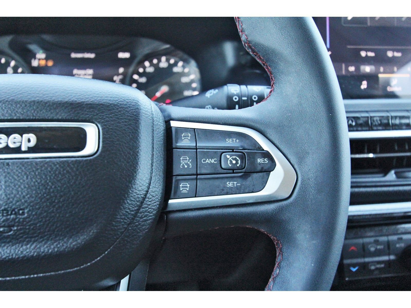 Used 2022 Jeep Compass Trailhawk AWD/4WD image 23