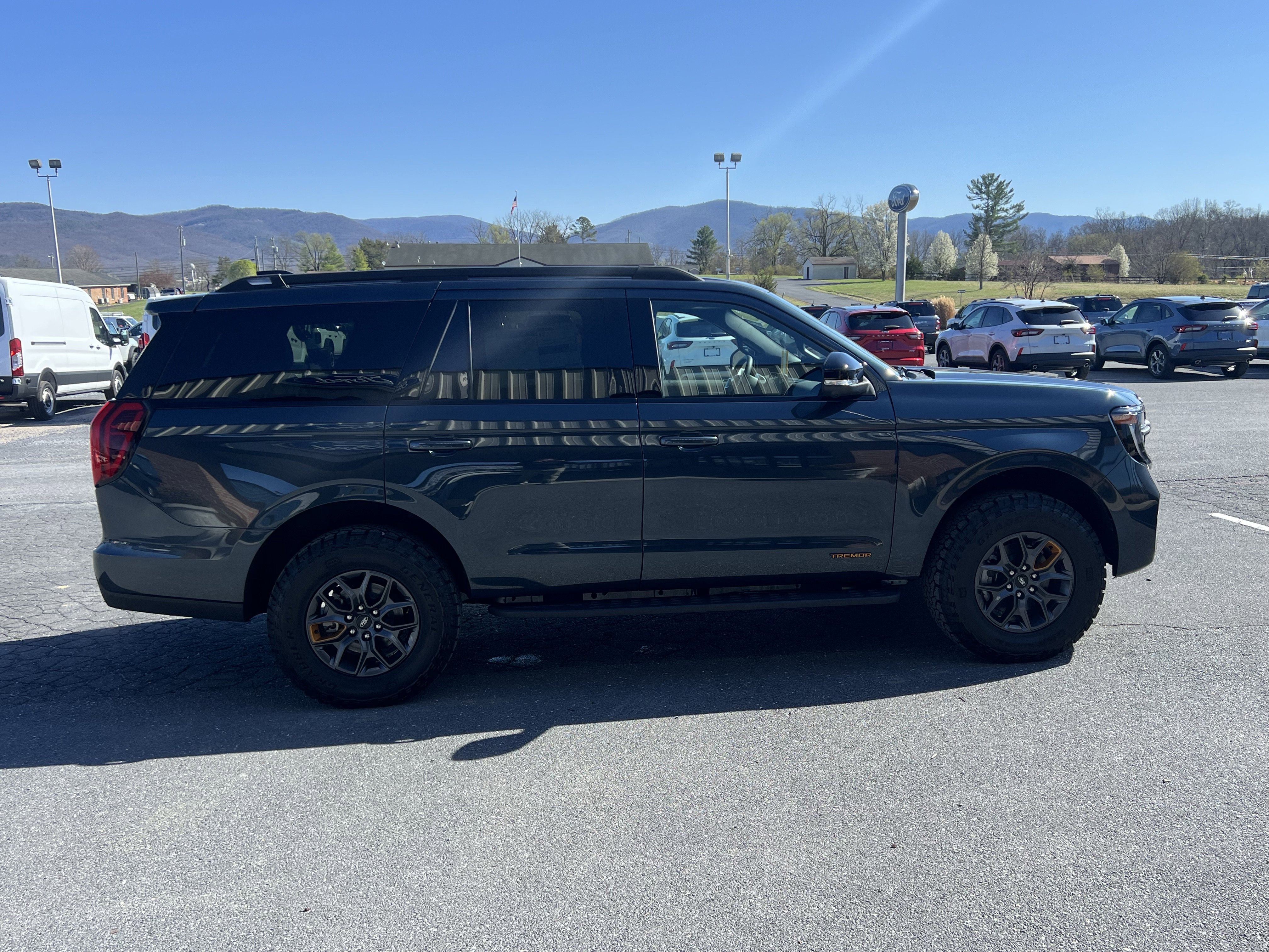 New 2026 Ford Expedition Tremor image 5