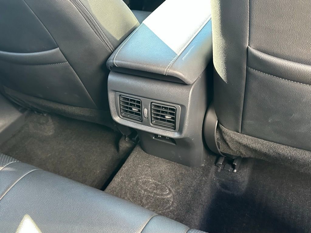 Used 2022 Toyota Venza XLE image 29