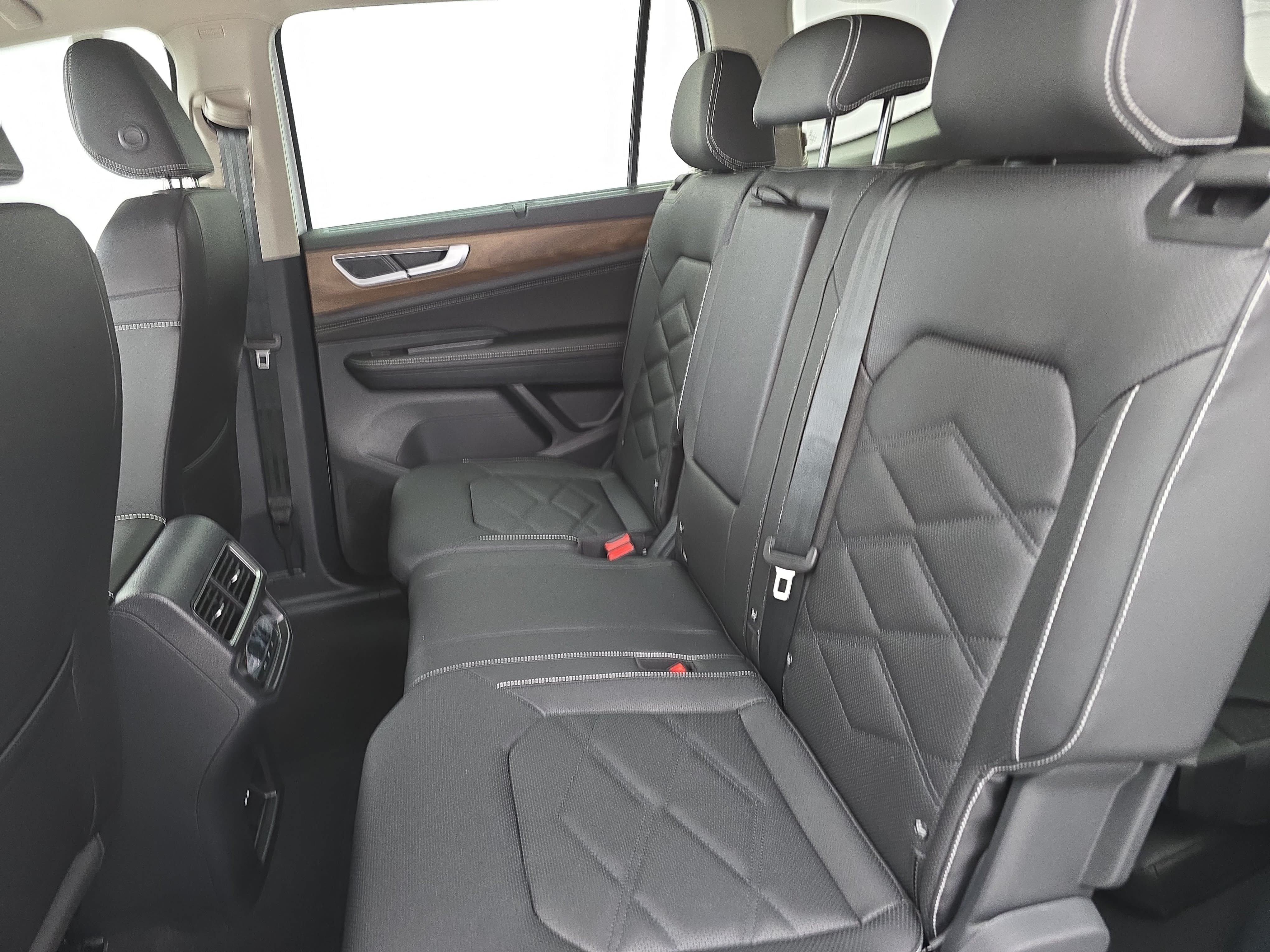 New 2026 Volkswagen Atlas SE FWD image 15